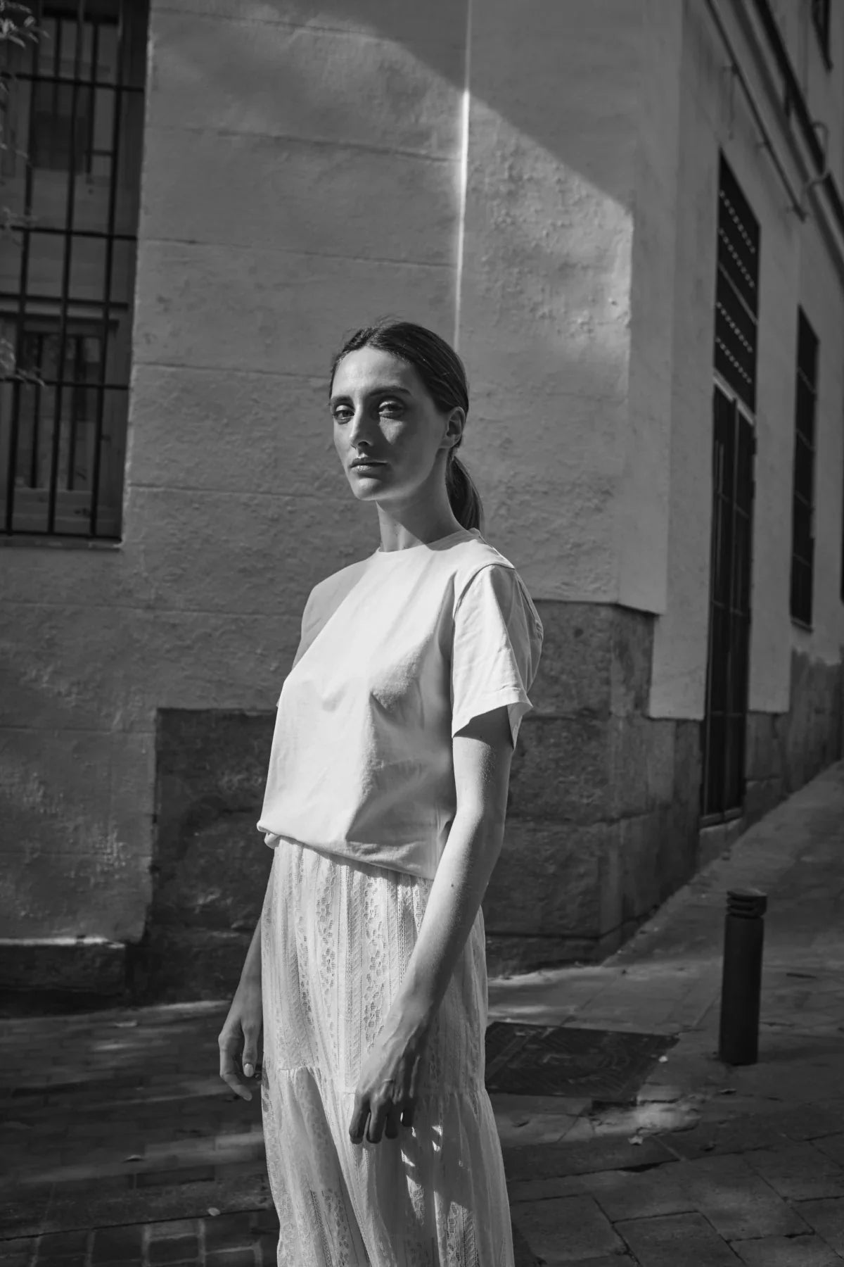 Le t-shirt blanc : pourquoi cette pièce du vestiaire ne se démode jamais