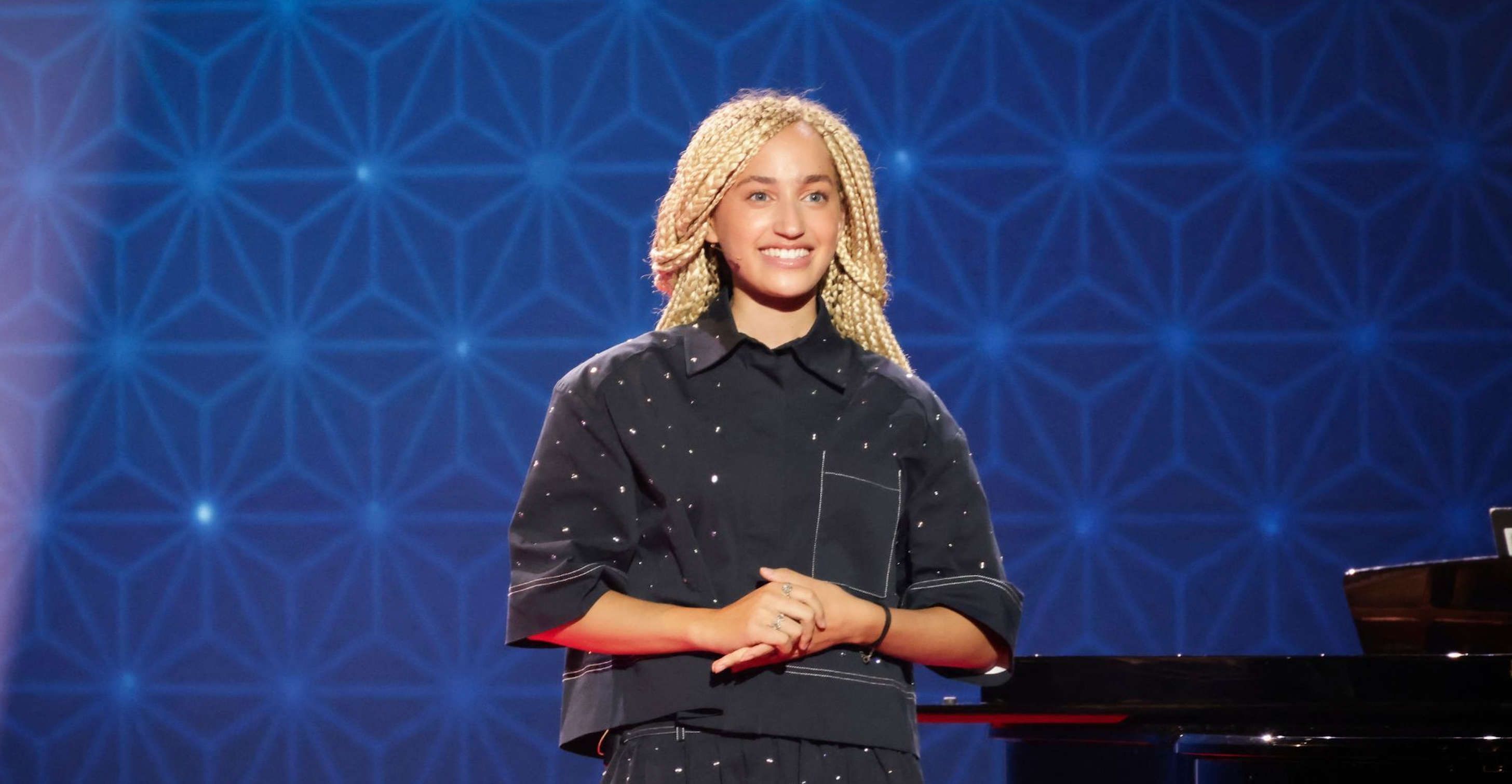 À 17 ans, la chanteuse lyrique Monroe porte les espoirs de la France à l’Eurovision