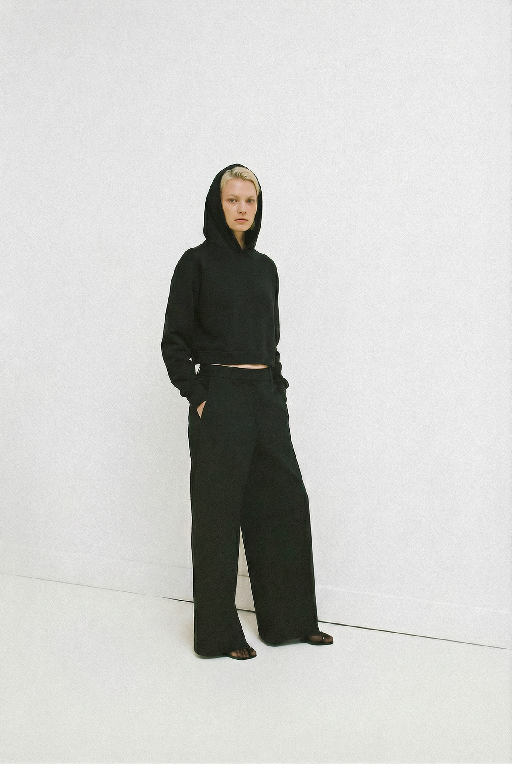 Hoodie noir cropped-2